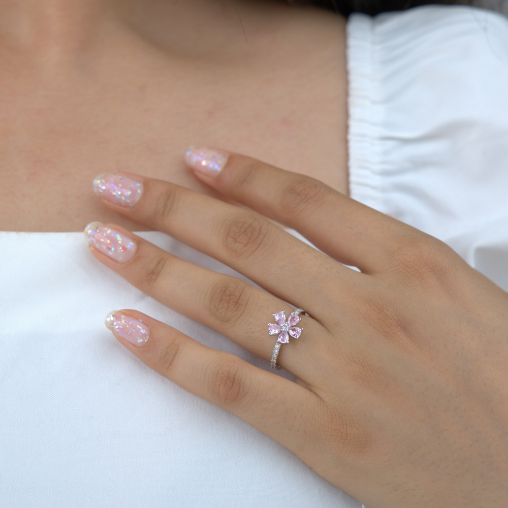 Flora diamond ring